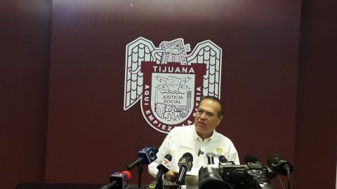 González Cruz asegura salida de Ayón Monsalve