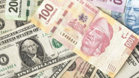 Peso mexicano cierra la semana en su mejor nivel de 8 meses