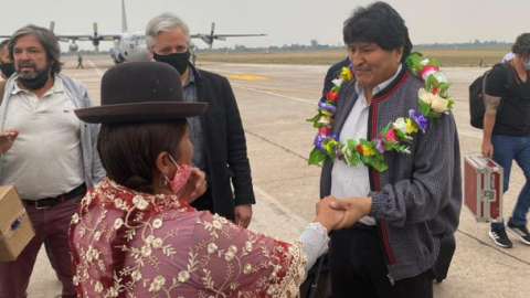 Evo Morales regresa a Bolivia un año después con un masivo recibimiento