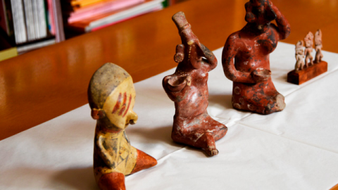 Australia devuelve a México 4 piezas prehispánicas compradas vía web