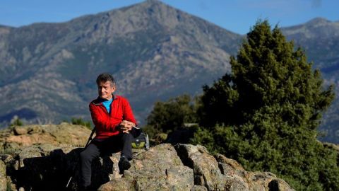 Octogenario montañista español entrena para el Himalaya en homenaje a víctimas