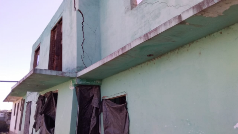 Infonavit sigue cobrando a familias con su casa destrozada