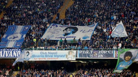 Estadio de Napoli cambiará su nombre a Diego Armando Maradona