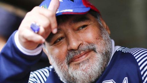 Maradona habría pedido ser embalsamado para "permanecer eterno en la gente"