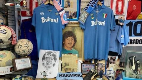 El relicario de la familia napolitana de Maradona