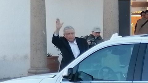 VIDEO: AMLO llega a Tecate; se reunirá con alcaldesa y gobernador