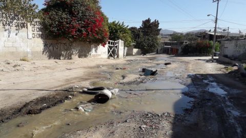 Denuncian gran fuga de aguas negras en la Colonia Mariano Matamoros en Tijuana