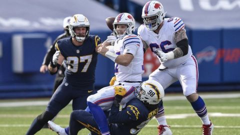 Bills hacen las suficientes jugadas para vencer a decepcionantes Chargers