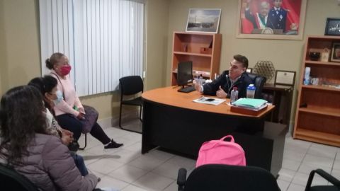 Gritonea delegado Ruiz Uribe a afectados de deslizamientos de Lomas del Rubí