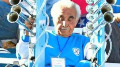 Muere aficionado que hacía el sonido de la locomotora en Cruz Azul