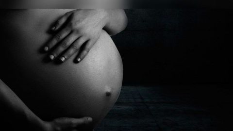 Embarazada de ocho meses, muerta a golpes