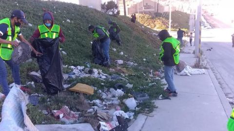 Retiran dos toneladas de basura del fraccionamiento El Roble