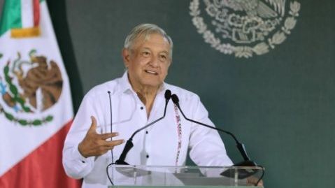 López Obrador felicita a Sergio Pérez luego de su triunfo en Baréin