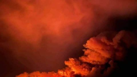 Fuerte incendio en Valle de Palmas se vio desde todo Tijuana (FOTOS)