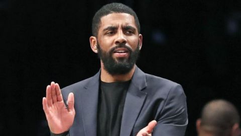 NBA multa a Nets y Kyrie Irving, que se rehúsa a hablar