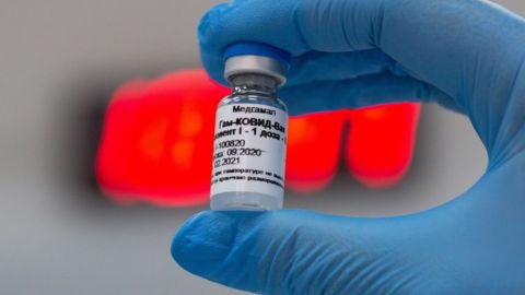 La AMA dice que controlará la composición de las vacunas para el COVID-19