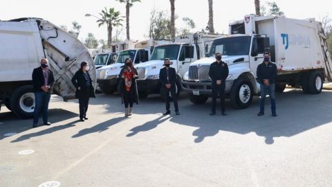 Ayuntamiento recupera de talleres ''fantasma'' 18 camiones