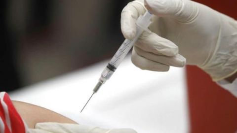Vacuna contra Covid es un privilegio, no una obligación, dice doctor