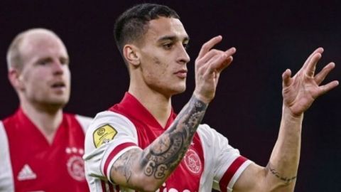 Ajax vuelve a golear y vence al ADO den Haag para quedarse líder