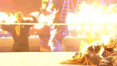 Randy Orton incendia a su rival en el evento TLC