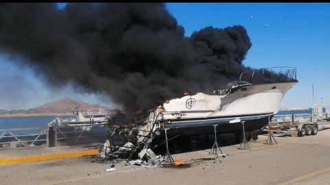 Queman botes en el puerto de San Felipe por manifestación