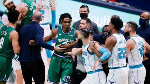 NBA emite multas de $85K a Dallas Mavericks y Charlotte Hornets