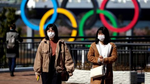 Japón contempla decretar estado de urgencia por covid-19 en Tokio