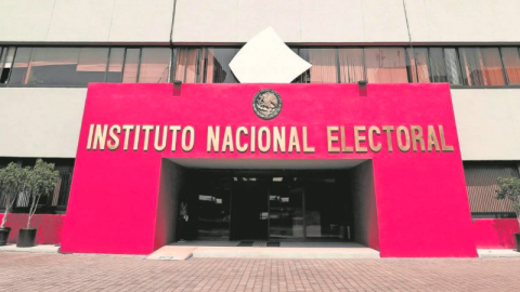 Renuncia funcionario del INE investigado por fiscalía anticorrupción