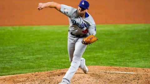 Dodgers renuevan con Treinen por dos años