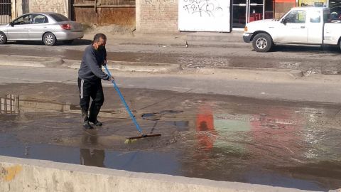 Denuncian derrame de aguas negras en Tijuana