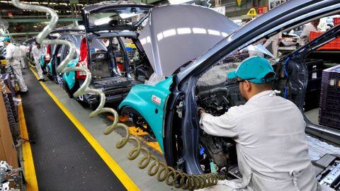 Producción de vehículos disminuyó 20% en 2020