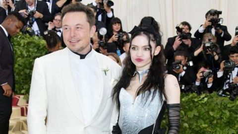 Grimes, novia de Elon Musk, ''disfruta'' tener Covid-19