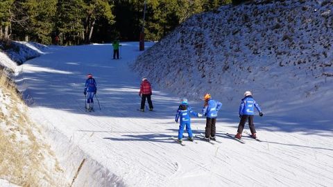 Las estaciones de esquí francesas se preguntan si el COVID anulará la temporada