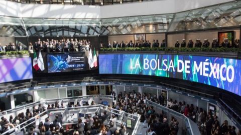 Bolsa mexicana termina con racha ganadora y cae 0.7%