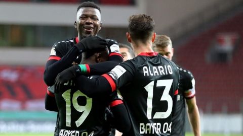 Leverkusen golea a Fráncfort y avanza en Copa de Alemania