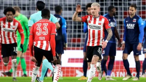 PSV cae ante el AZ Alkmaar y sin Erick Gutiérrez