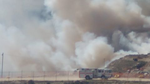 Se registra fuerte incendio en Yonke de Tijuana
