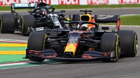 Verstappen cree que Red Bull habría dominado la F1 sin los motores V6
