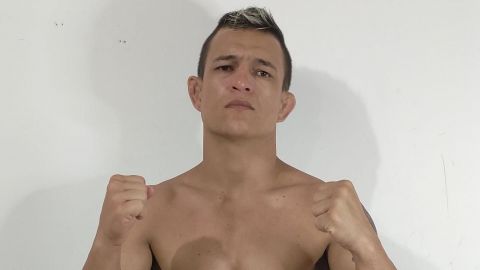 Buscará “Terrier” matos campeonato gallo en UWC 25