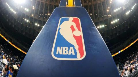 NBA considera vacunar a los jugadores como un anuncio de servicio público