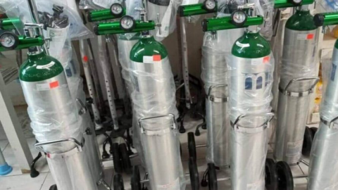 Hombre armado asalta a personal del IMSS y roba 7 tanques de oxígeno