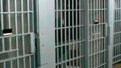 Penales de Baja California atentan contra derechos humanos