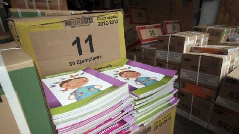 SEP repone libros de texto dañados por inundaciones en Tabasco