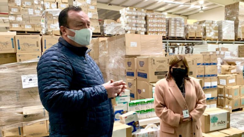 Industria Maquiladora dona mascarillas y guantes a Secretarías