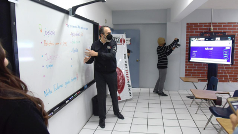 Presentan primer salón de clases híbrido en Tijuana