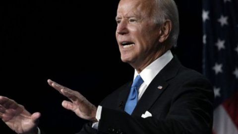 Biden relanza el 'Obamacare', ''hay que revertir el daño que se hizo''