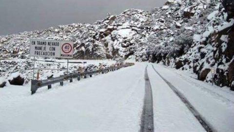 Video: Persisten bajas temperaturas en el tramo carretero Tecate-La Rumorosa