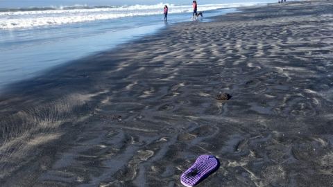 Lluvias arrastran contaminación por el Río Tijuana