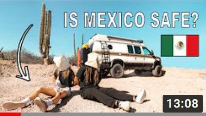 Exhiben a policía de Tijuana y agente aduanal, extorsionaron a turistas