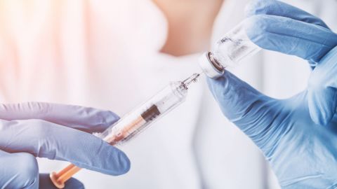 Vacuna Covid para adultos mayores no depende de fecha de registro